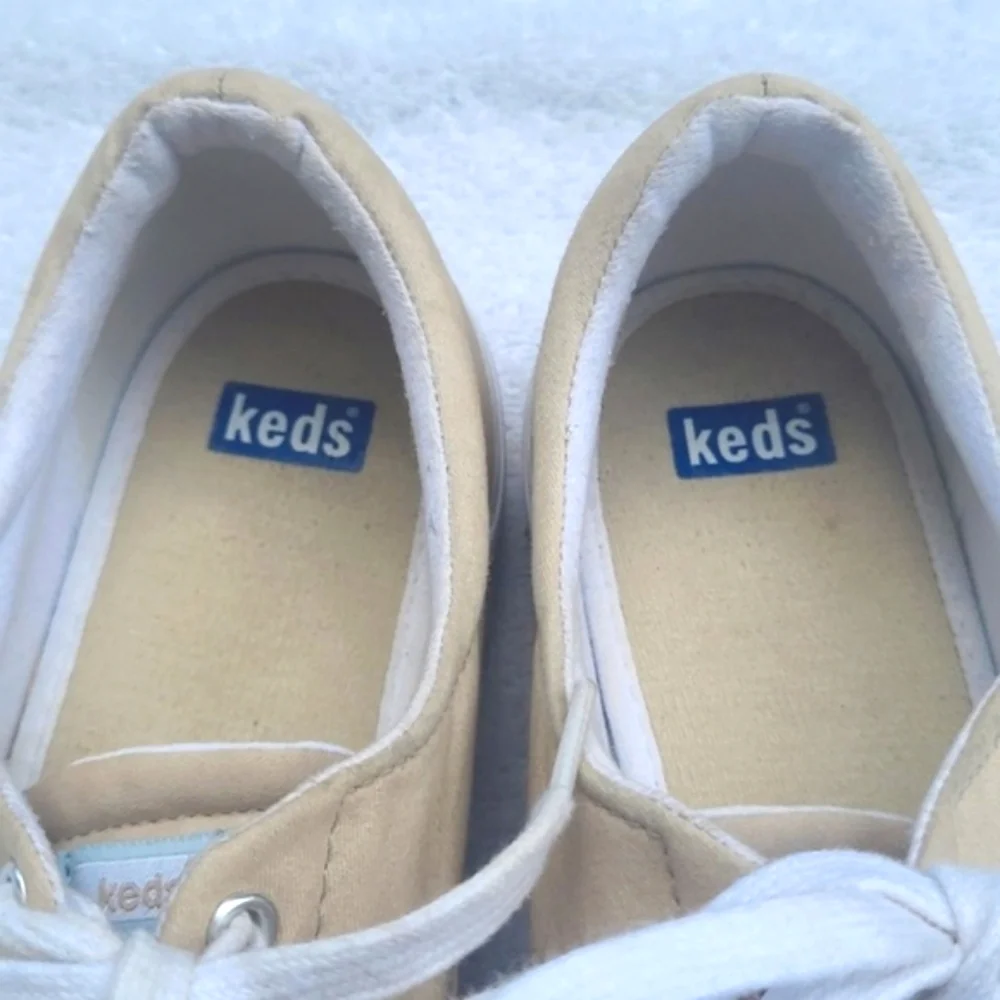 Keds Beige Classic Canvas Sneaker Lace Up Low Top Tennis Shoe Heel Logo Casual